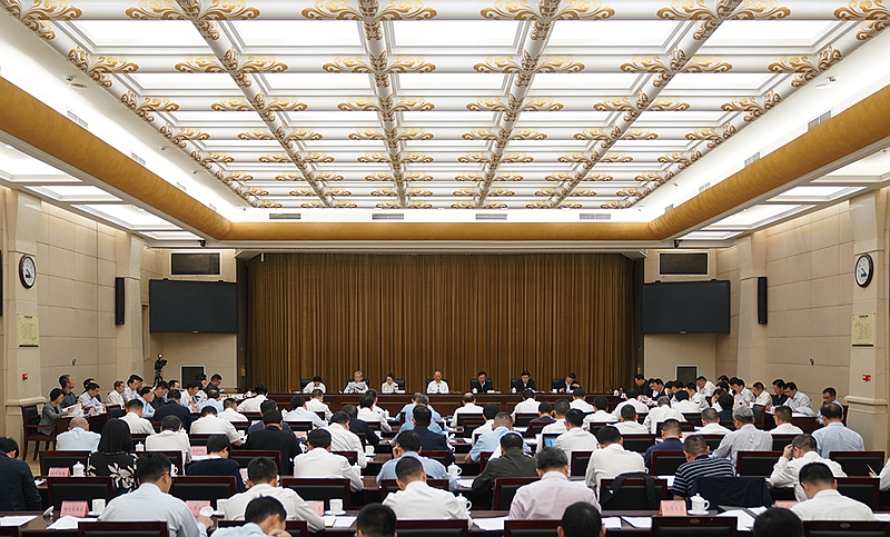 黃強在研究進一步推動綠氫全產(chǎn)業(yè)鏈發(fā)展及推廣應用工作會議上強調(diào)
積極搶占氫能新賽道加快形成新質生產(chǎn)力「相關圖片」